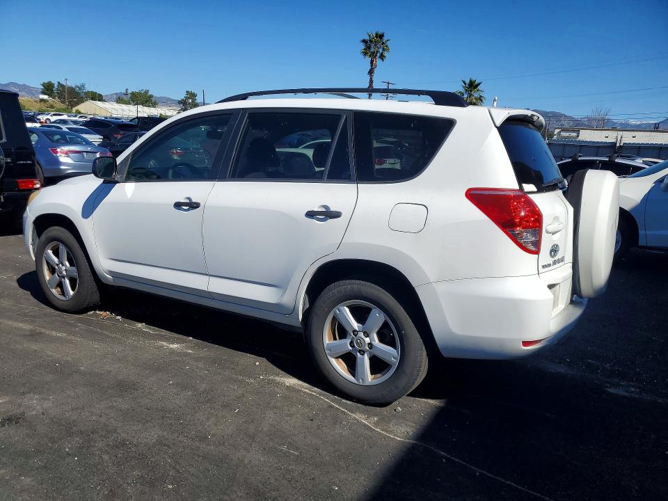 Photo 2 from auction – 2007 TOYOTA RAV4 with VIN JTMZD33V075068882