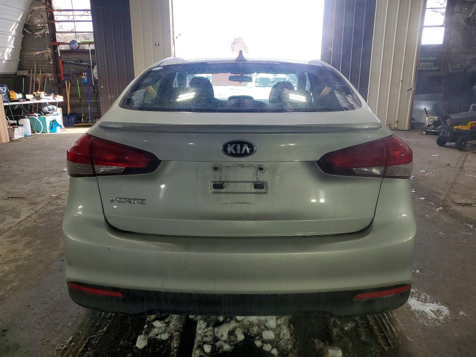 Photo 6 from auction – 2018 KIA FORTE with VIN 3KPFK4A78JE213486