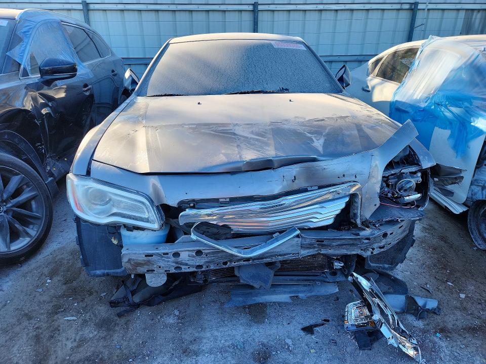 Photo 5 from auction – 2014 CHRYSLER 300 with VIN 2C3CCAAG4EH186235