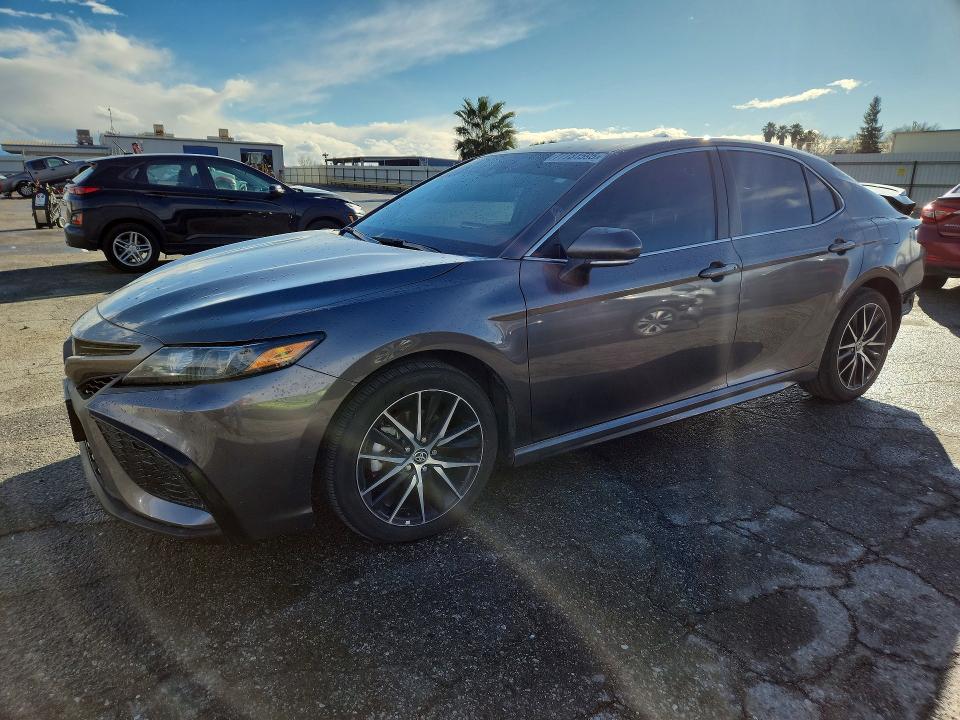 Photo 1 from auction – 2023 TOYOTA CAMRY SE N with VIN 4T1G11AK2PU818197