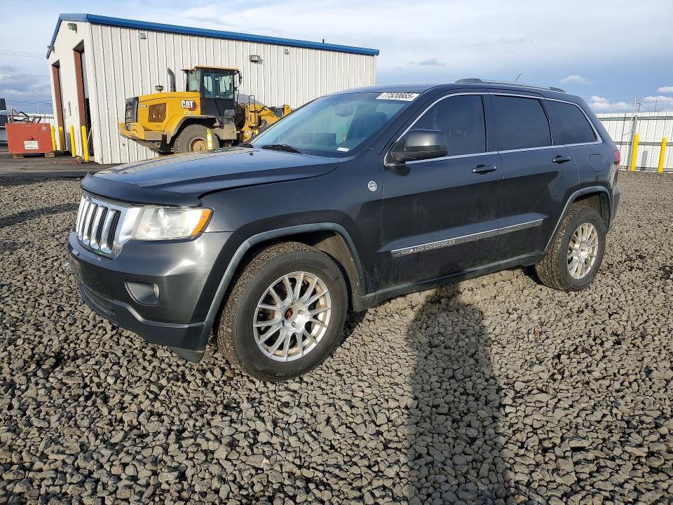 JEEP GRAND CHEROKEE 2011 with VIN 1J4RR4GG3BC633479 - Photo from auction