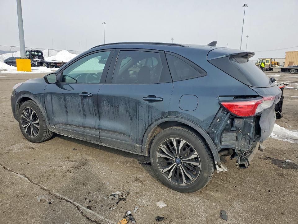 Photo 2 from auction – 2022 FORD ESCAPE SEL with VIN 1FMCU9H92NUB39258
