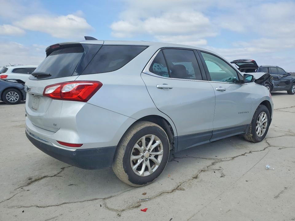 Photo 3 from auction – 2018 CHEVROLET EQUINOX with VIN 2GNAXJEV0J6347905