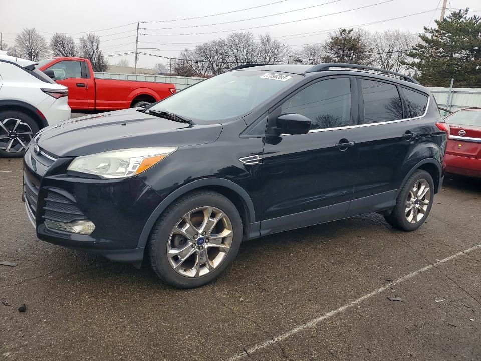 FORD ESCAPE 2016 مع رقم تعريف المركبة 1FMCU0GX0GUC23318 - صورة من المزاد