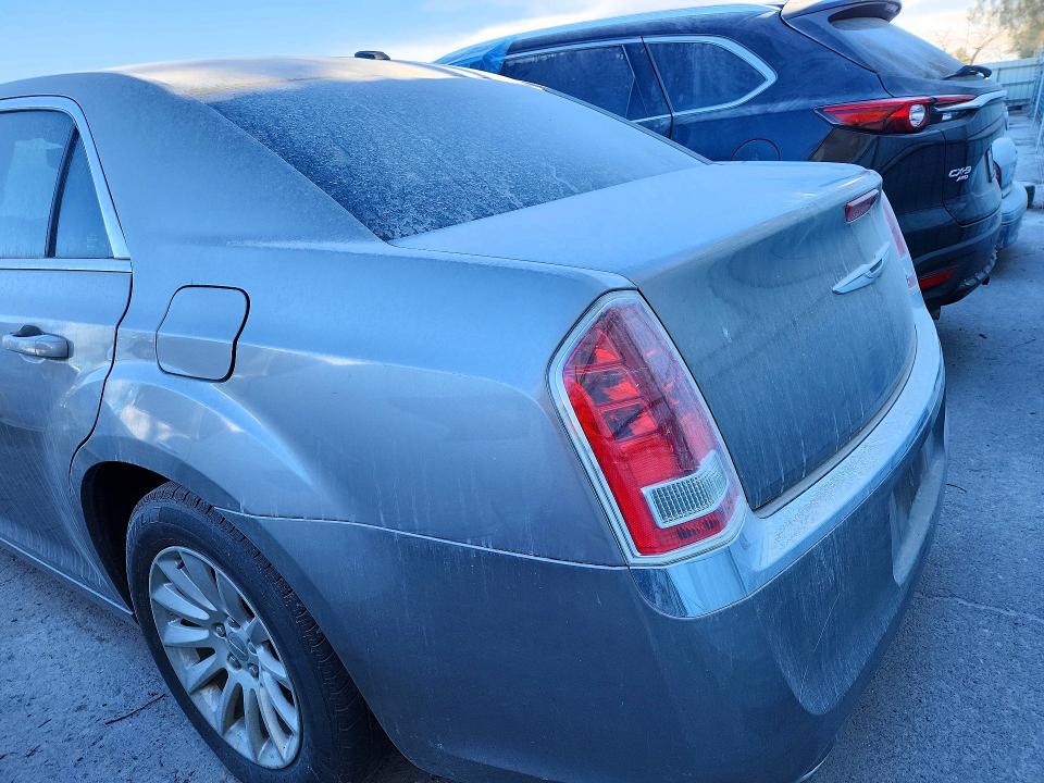 Photo 6 from auction – 2014 CHRYSLER 300 with VIN 2C3CCAAG4EH186235