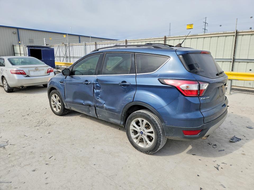 Photo 2 from auction – 2018 FORD ESCAPE SE with VIN 1FMCU0GD4JUC33959