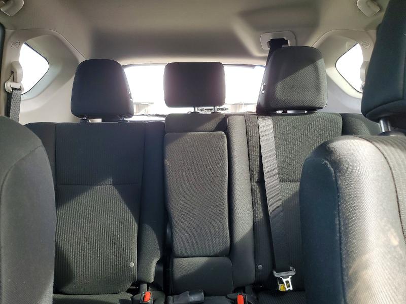 Photo 10 from auction – 2018 TOYOTA RAV4 with VIN 2T3BFREV9JW809123