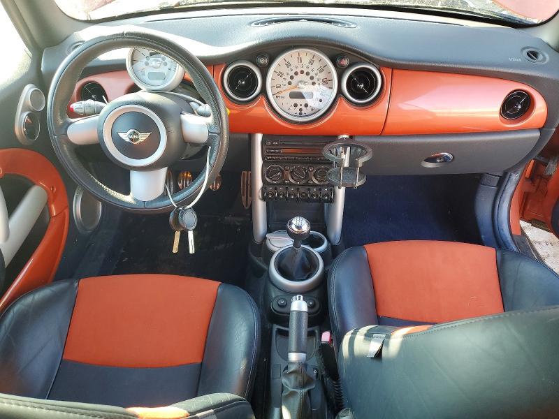 Photo 8 from auction – 2005 MINI COOPER with VIN WMWRH33505TF83930