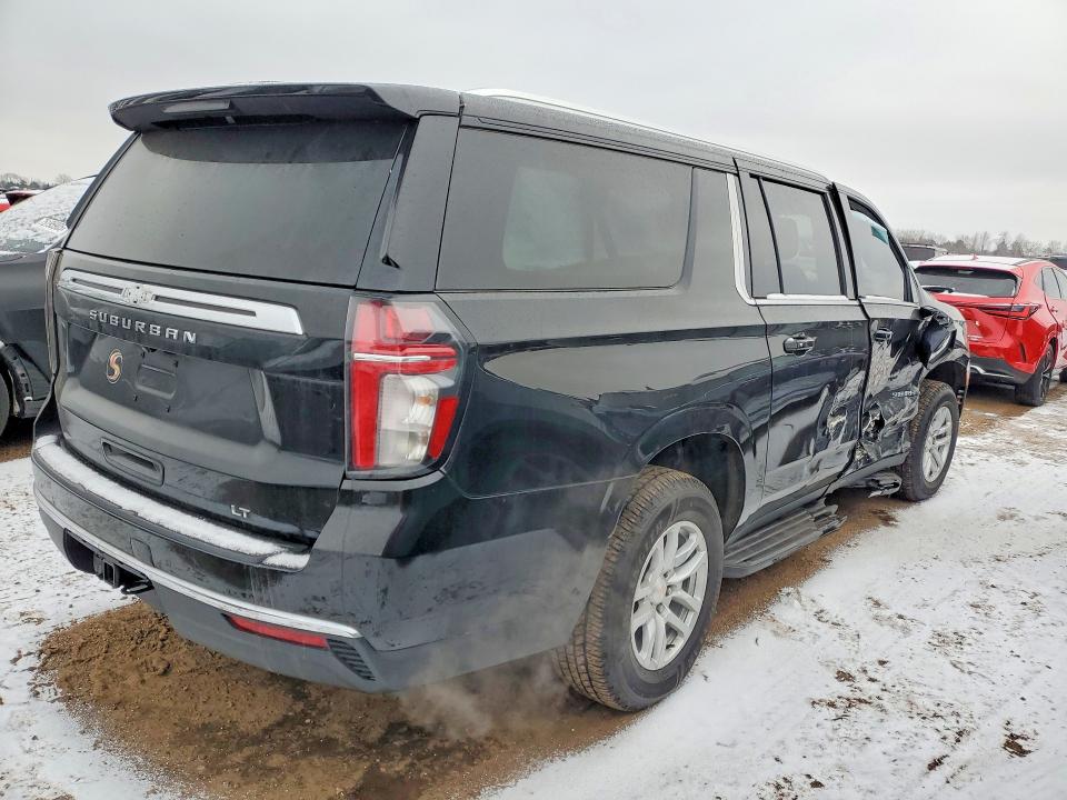 Photo 3 from auction – 2022 CHEVROLET SUBURBAN with VIN 1GNSKCKD2NR227964