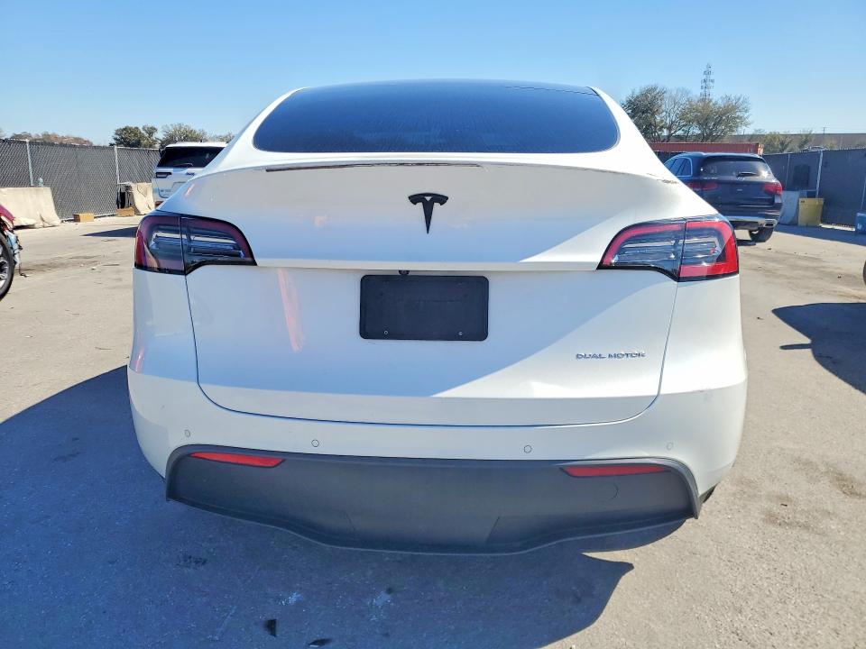 Photo 6 from auction – 2021 TESLA MODEL Y with VIN 5YJYGDEE3MF253749