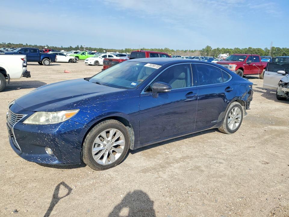 LEXUS ES 300H 2013 с VIN JTHBW1GG6D2022402 - Фото с аукциона