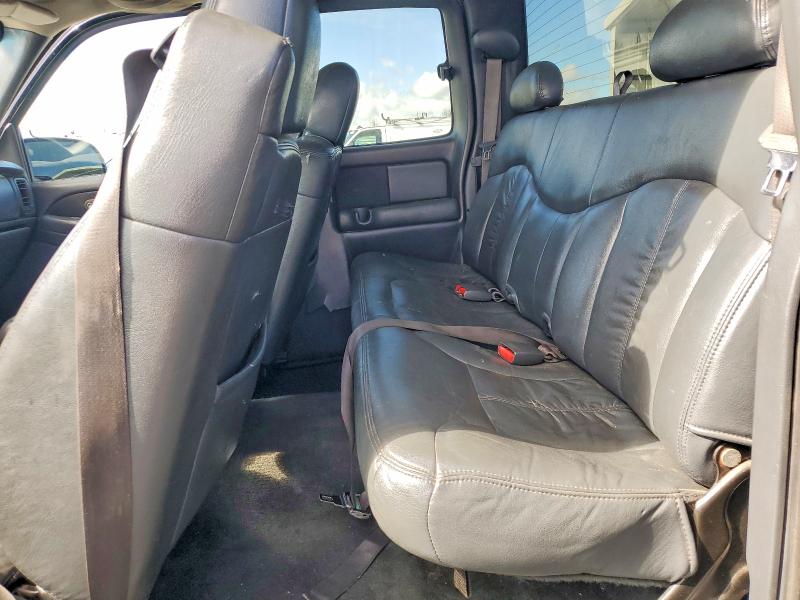 Photo 10 from auction – 2001 CHEVROLET SILVERADO with VIN 2GCEC19T011321803