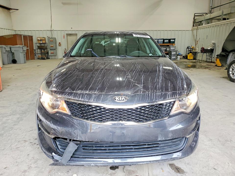 Photo 5 from auction – 2017 KIA OPTIMA with VIN 5XXGT4L39HG146295