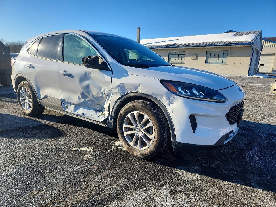 Photo 4 from auction – 2020 FORD ESCAPE with VIN 1FMCU0G69LUC46999