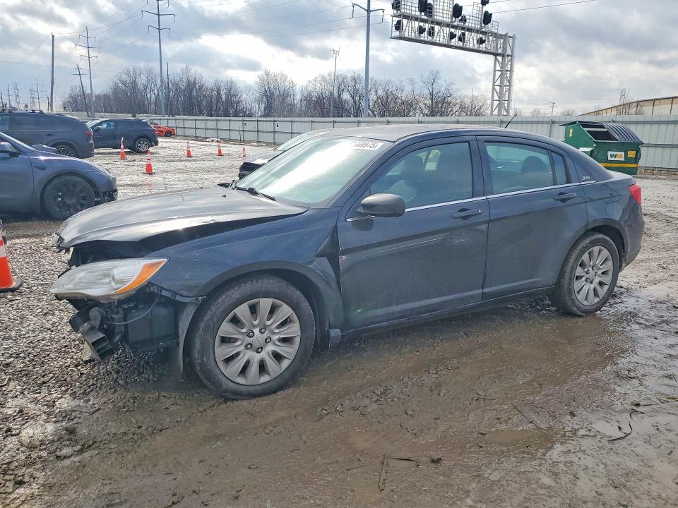 CHRYSLER 200 2014 with VIN 1C3CCBAB0EN122498 - Photo from auction