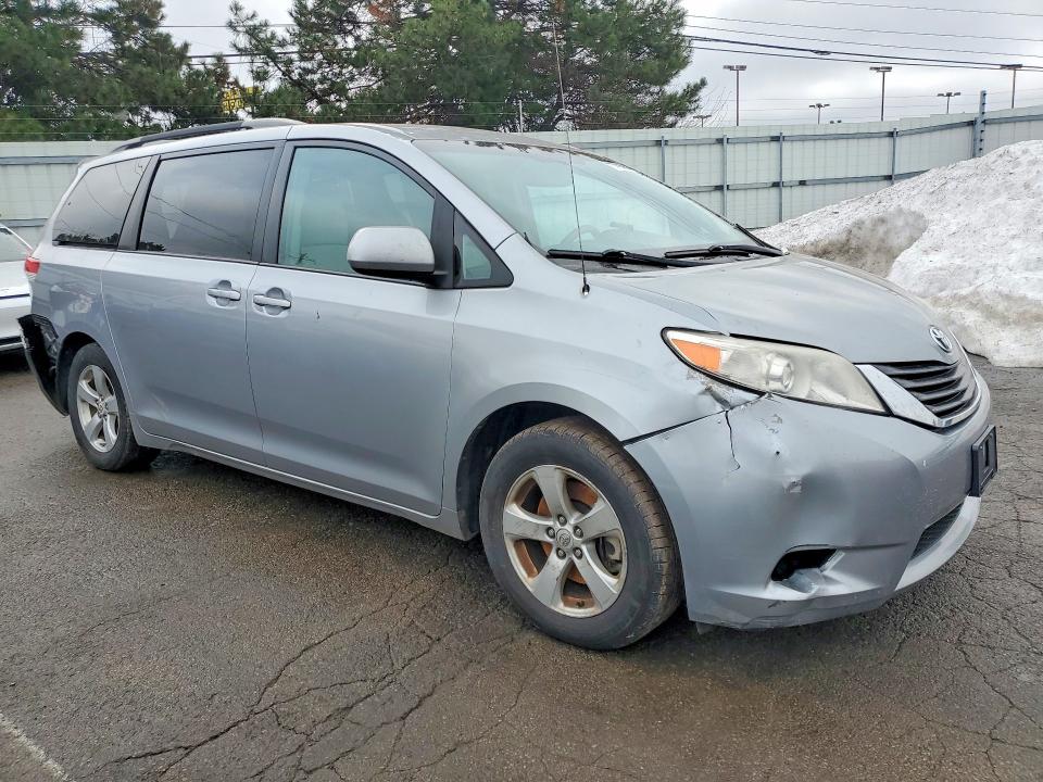 Photo 4 from auction – 2012 TOYOTA SIENNA with VIN 5TDKK3DC7CS202649