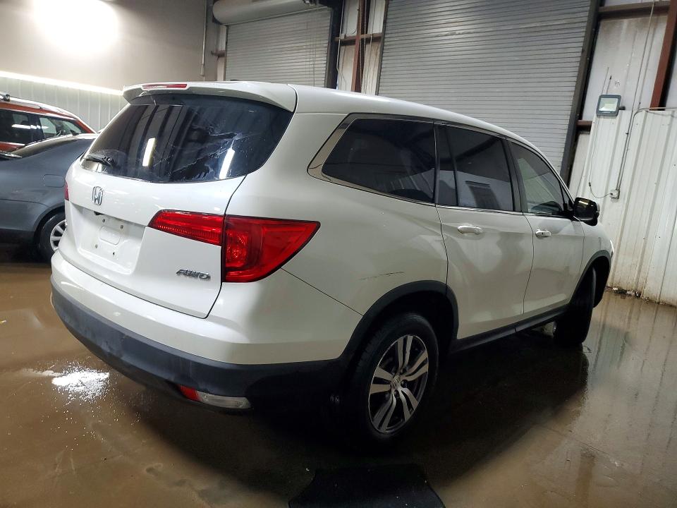 Photo 3 from auction – 2017 HONDA PILOT with VIN 5FNYF6H75HB089308