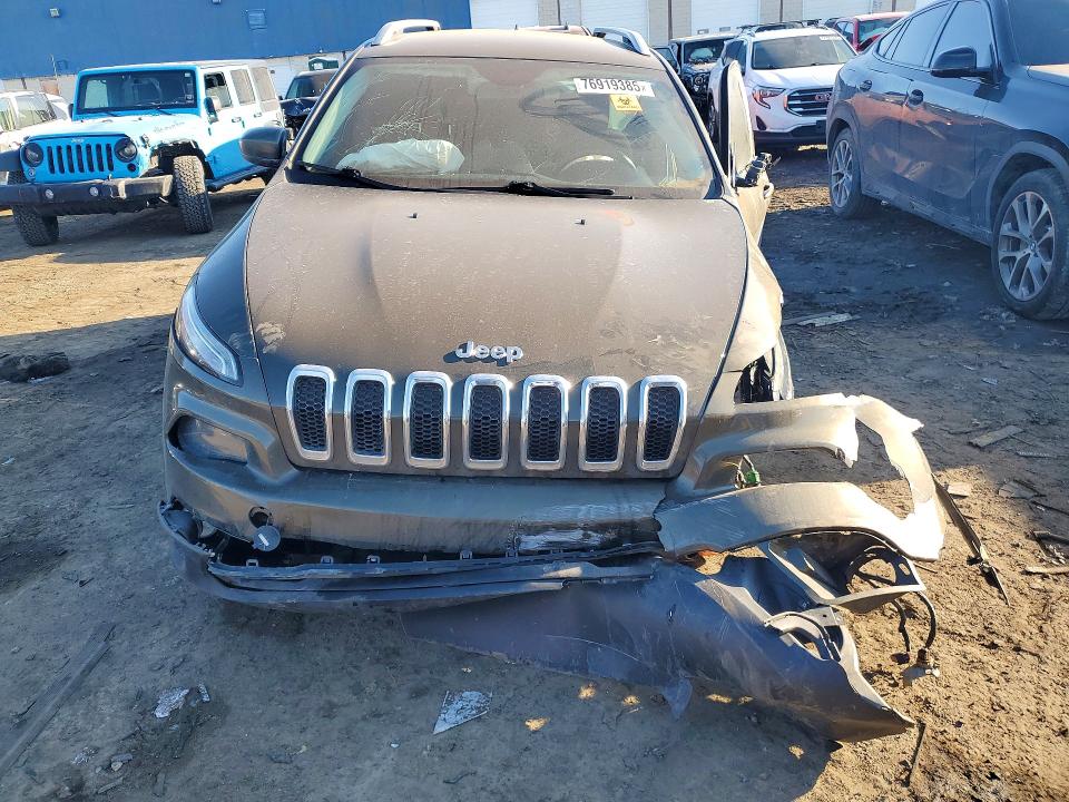 Photo 5 from auction – 2015 JEEP CHEROKEE with VIN 1C4PJLCS0FW517752