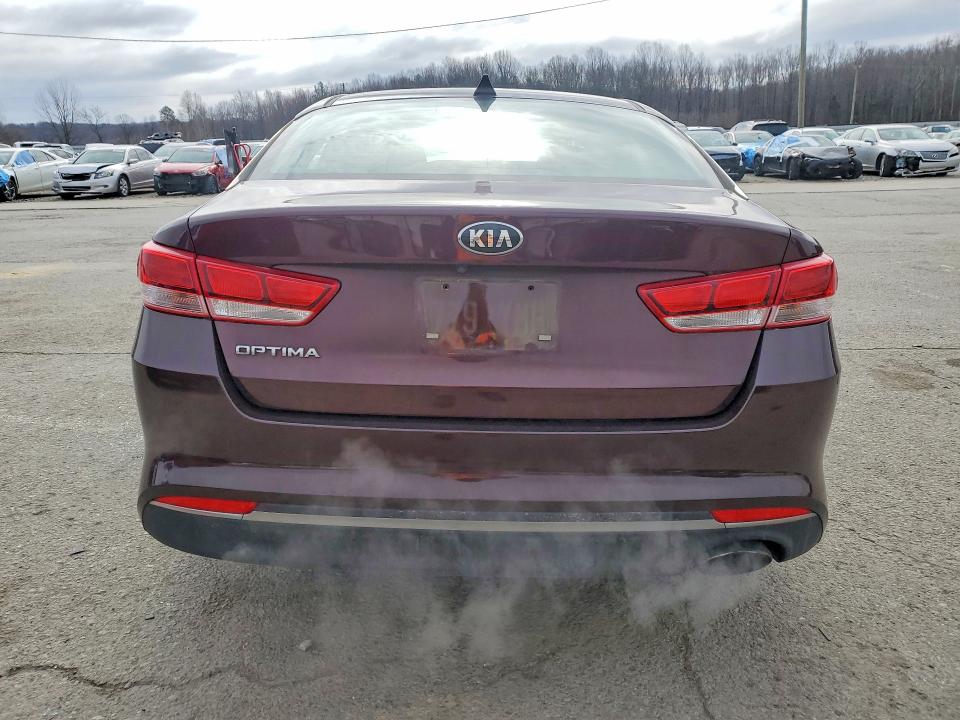 Photo 6 from auction – 2017 KIA OPTIMA with VIN 5XXGT4L33HG128682