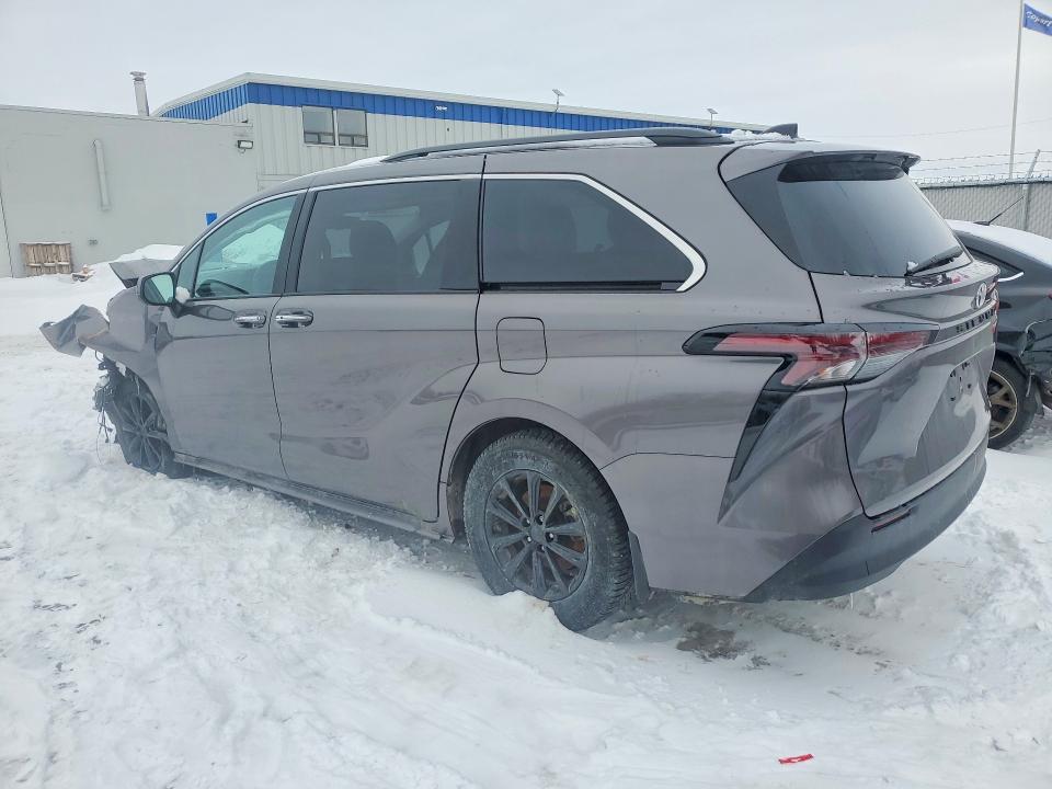 Photo 2 from auction – 2024 TOYOTA SIENNA with VIN 5TDGRKEC2RS213853