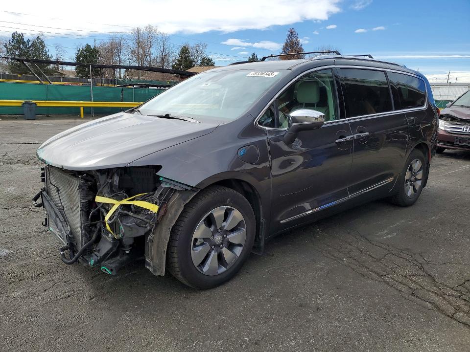 CHRYSLER PACIFICA 2017 with VIN 2C4RC1N79HR693937 - Photo from auction