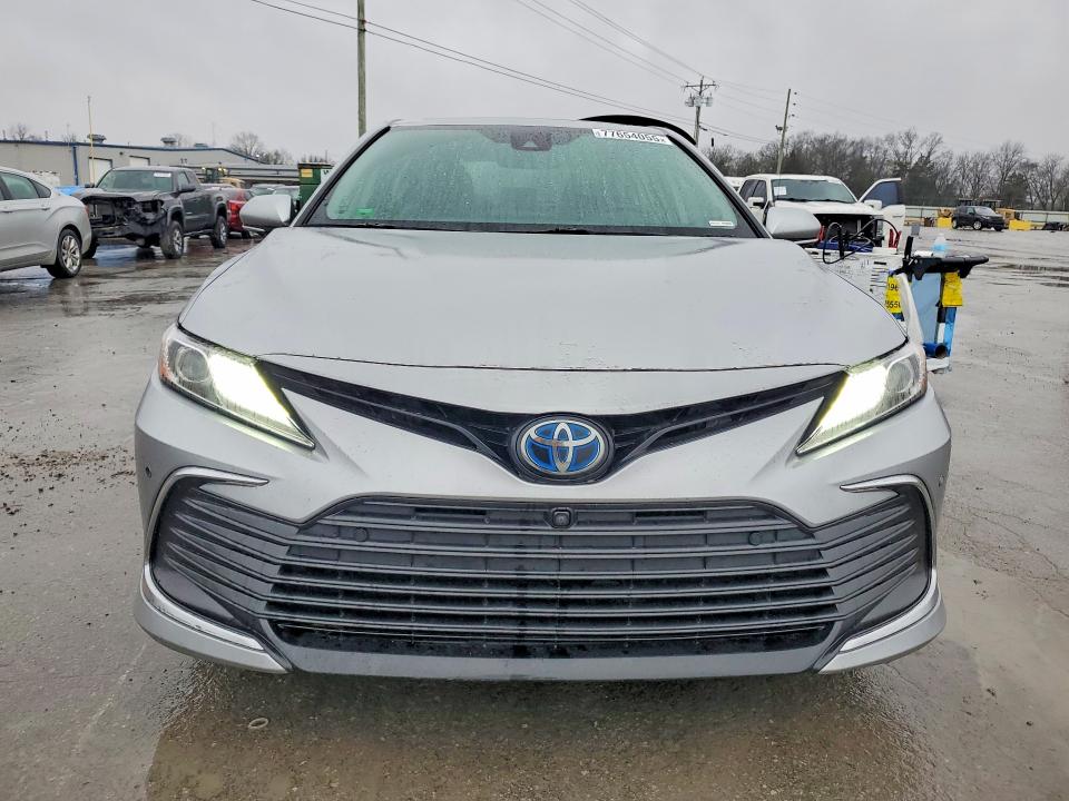 Photo 5 from auction – 2022 TOYOTA CAMRY with VIN 4T1F31AK0NU571958