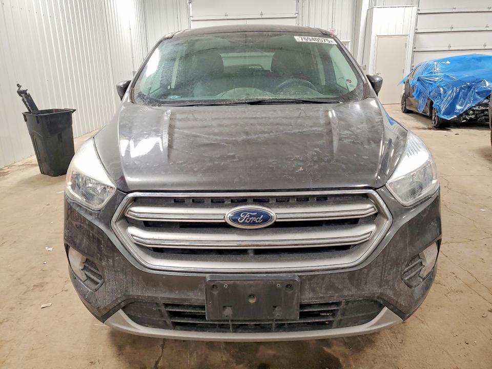 Photo 5 from auction – 2017 FORD ESCAPE SE with VIN 1FMCU9GD9HUB38134