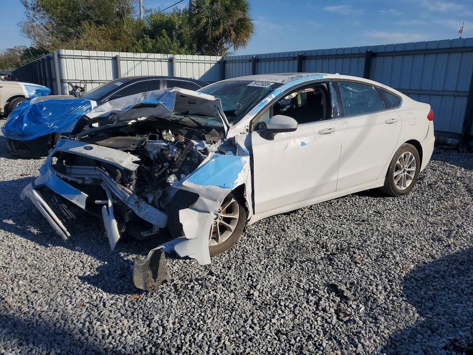 FORD FUSION SE 2020 with VIN 3FA6P0HD5LR173052 - Photo from auction