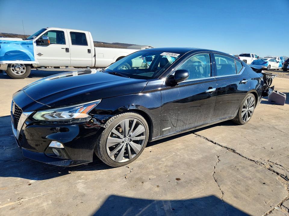 NISS ALTIMA 2019 with VIN 1N4AL4FV8KC101042 - Photo from auction