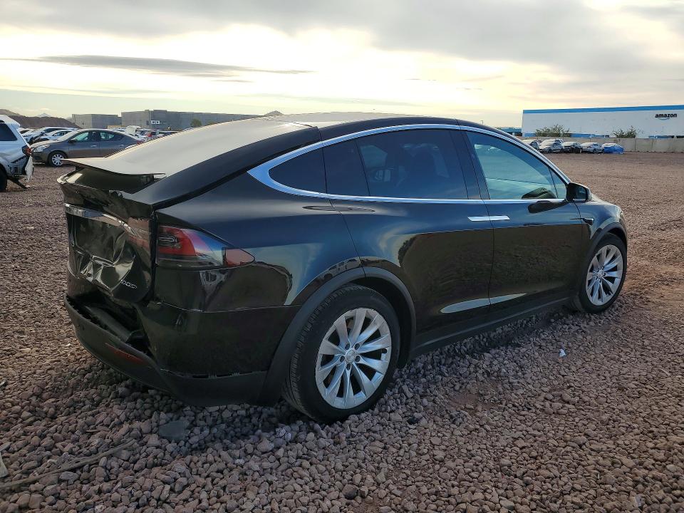 Photo 3 from auction – 2018 TESLA MODEL X with VIN 5YJXCAE29JF100235