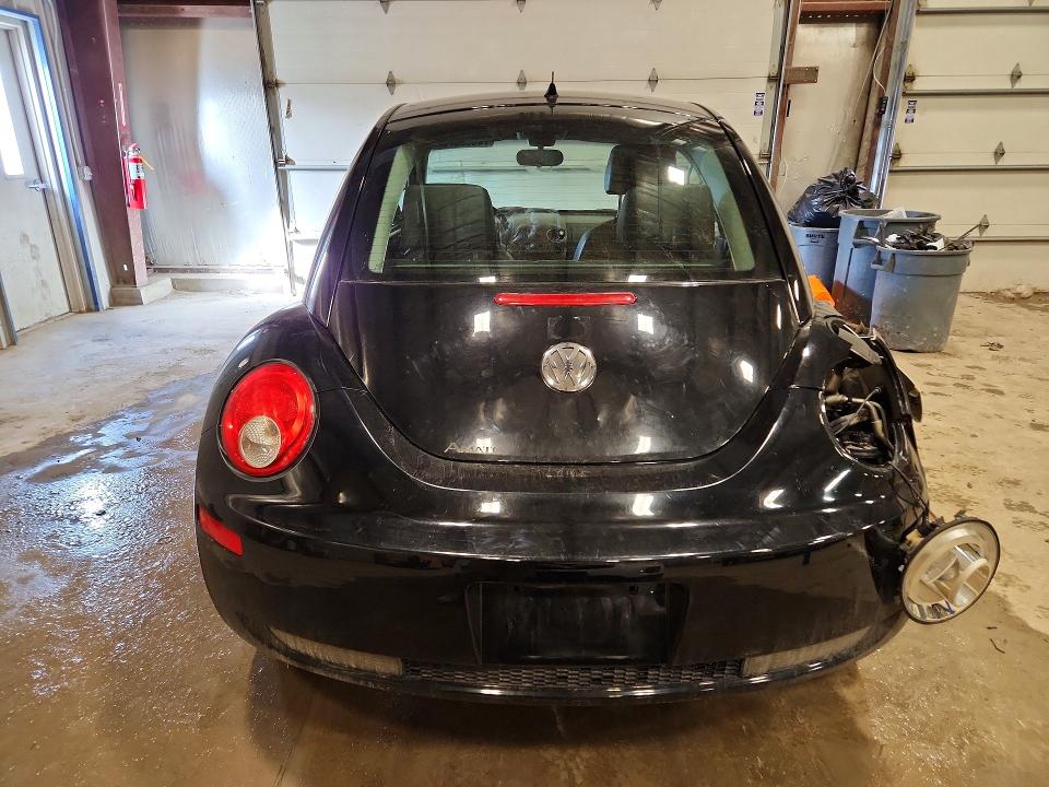 Photo 6 from auction – 2010 VOLKSWAGEN NEW BEETLE with VIN 3VWPW3AG9AM035917
