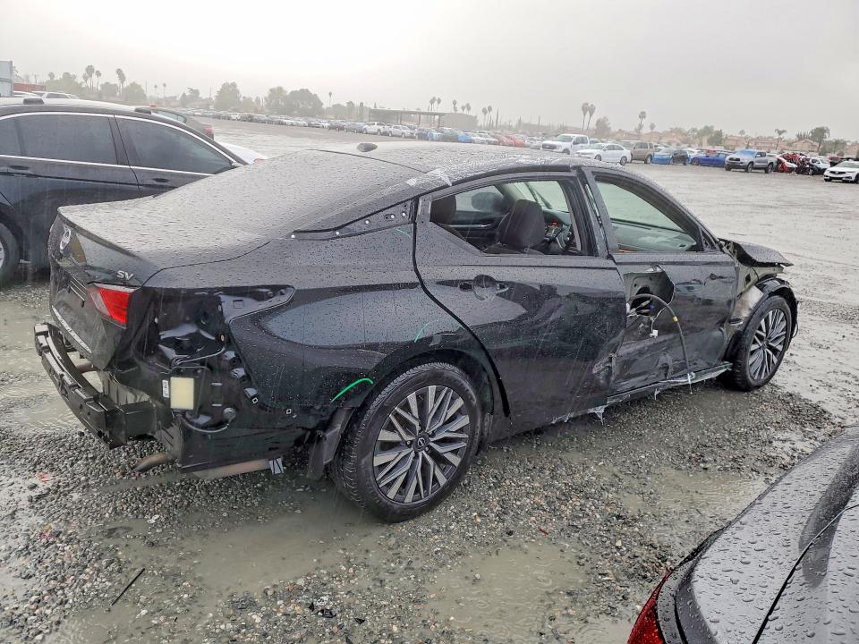 Photo 3 from auction – 2023 NISS ALTIMA with VIN 1N4BL4DV5PN337232