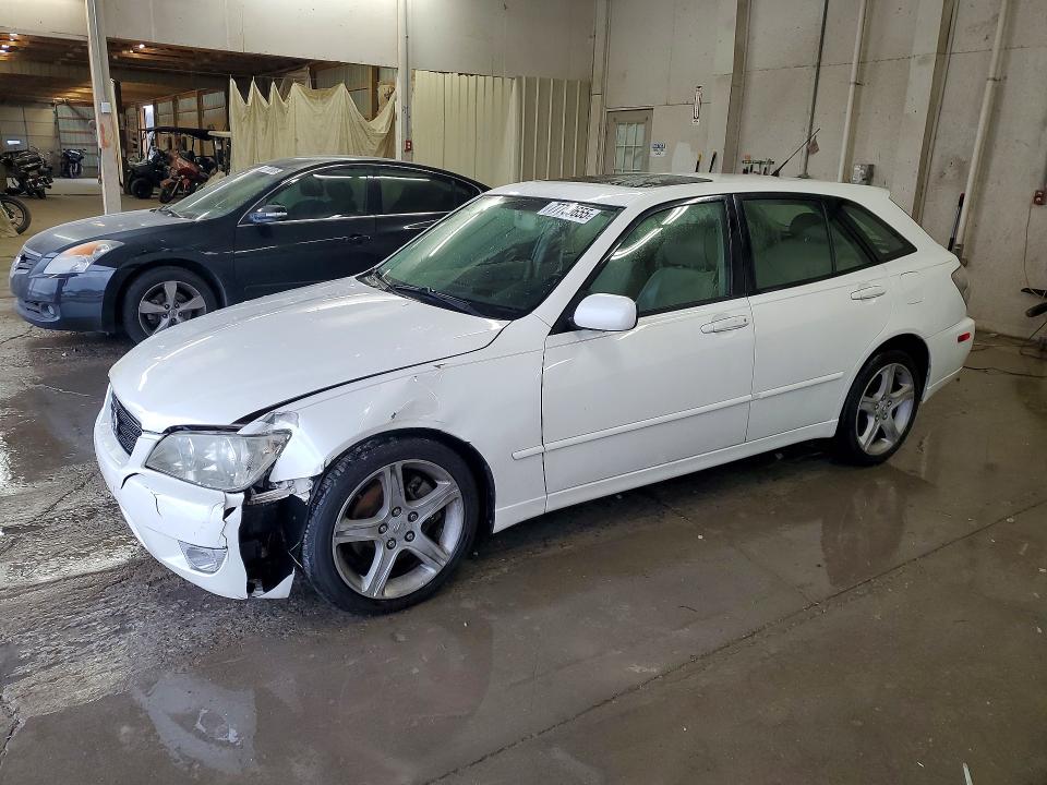 LEXUS IS 300 SPO 2002 with VIN JTHED192620042405 - Photo from auction
