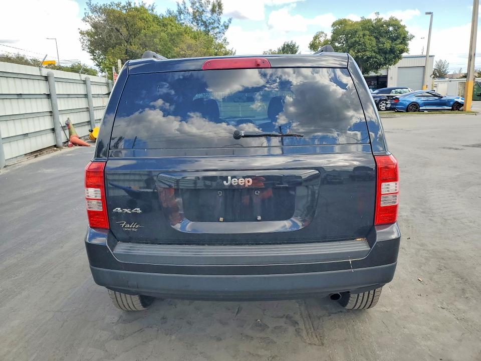 Photo 6 from auction – 2012 JEEP PATRIOT SP with VIN 1C4NJRBBXCD558957