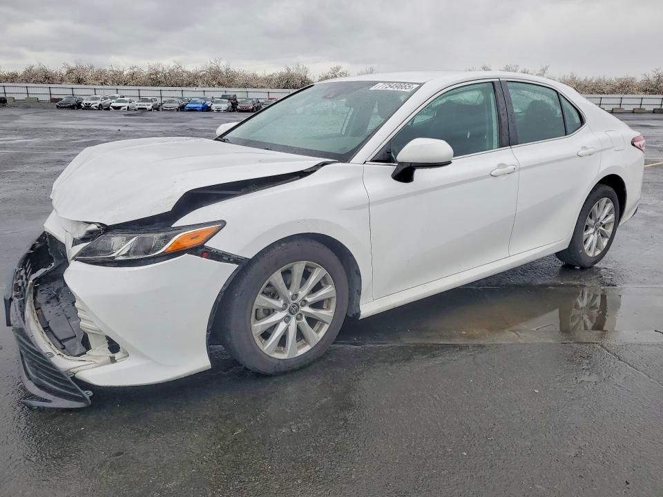 TOYOTA CAMRY 2020 with VIN 4T1C11AK9LU504281 - Photo from auction