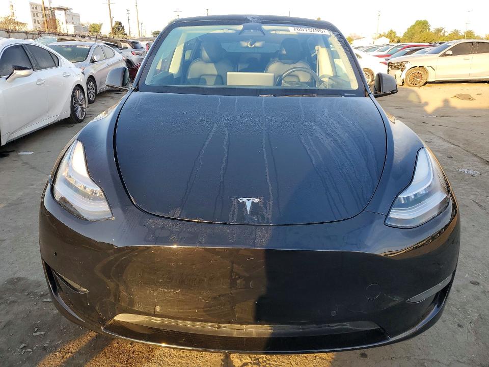 Photo 5 from auction – 2020 TESLA MODEL Y with VIN 5YJYGDEEXLF052767