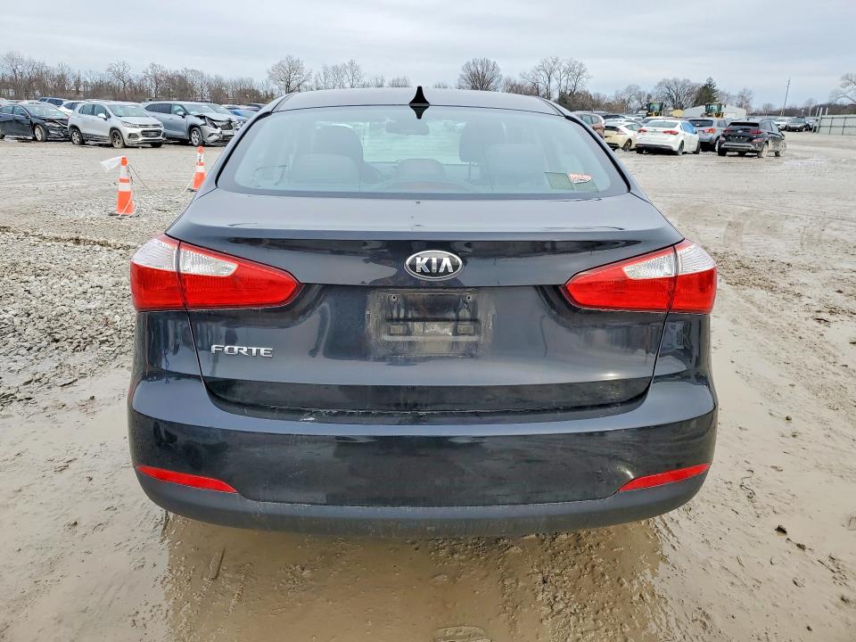 Фото 6 с аукциона – 2015 KIA FORTE LX с VIN KNAFX4A65F5353052