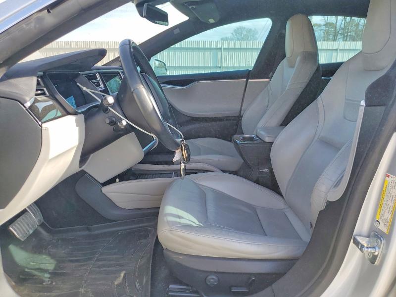 Photo 7 from auction – 2015 TESLA MODEL S with VIN 5YJSA1E43FF115211