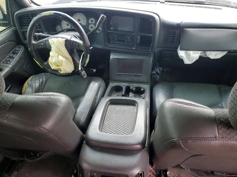 Photo 8 from auction – 2004 CHEVROLET AVALANCHE with VIN 3GNEK12T84G210044
