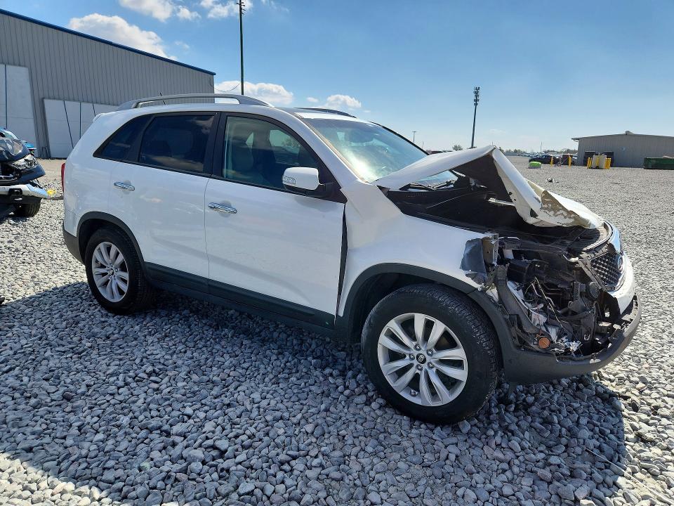 Photo 4 from auction – 2011 KIA SORENTO with VIN 5XYKU4A20BG010643