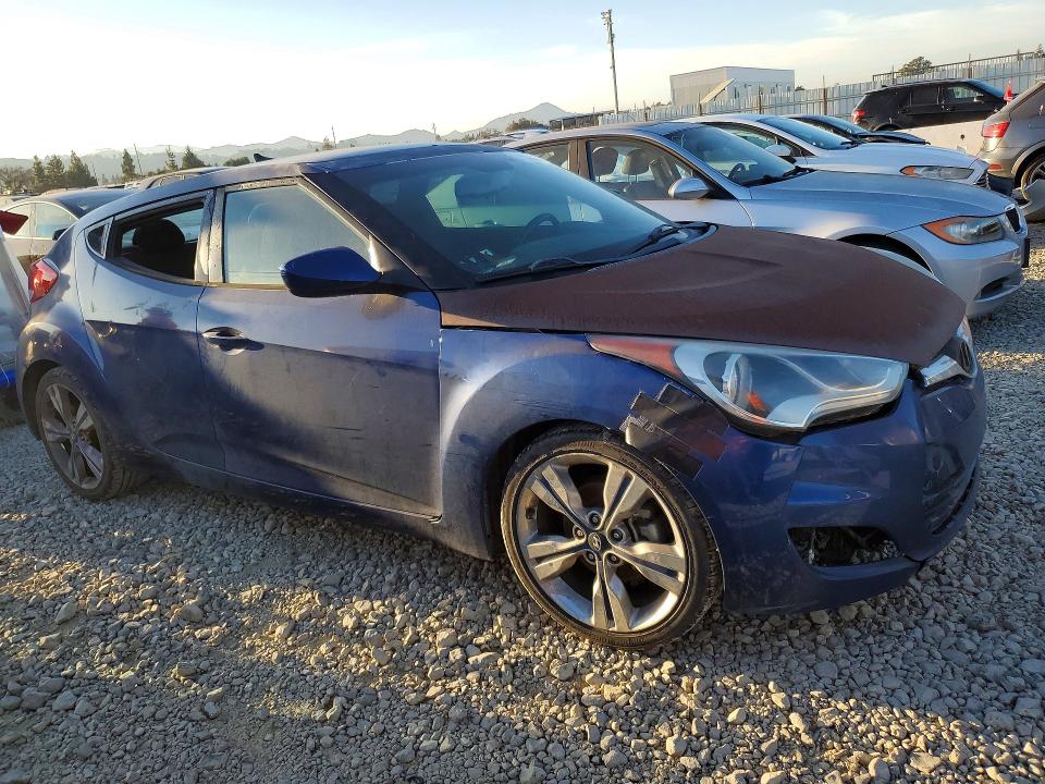 Photo 4 from auction – 2016 HYUNDAI VELOSTER with VIN KMHTC6AD1GU260673