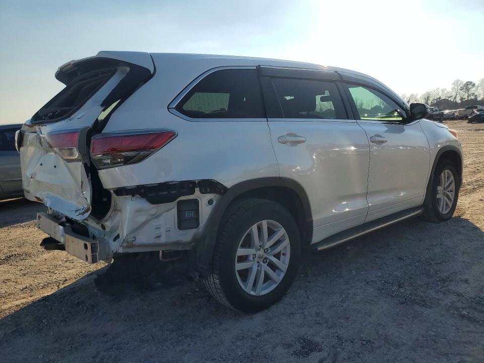 Photo 3 from auction – 2015 TOYOTA HIGHLANDER with VIN 5TDZARFHXFS016525