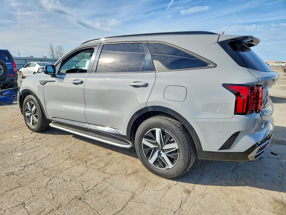 Photo 2 from auction – 2022 KIA SORENTO with VIN 5XYRH4LF0NG160436