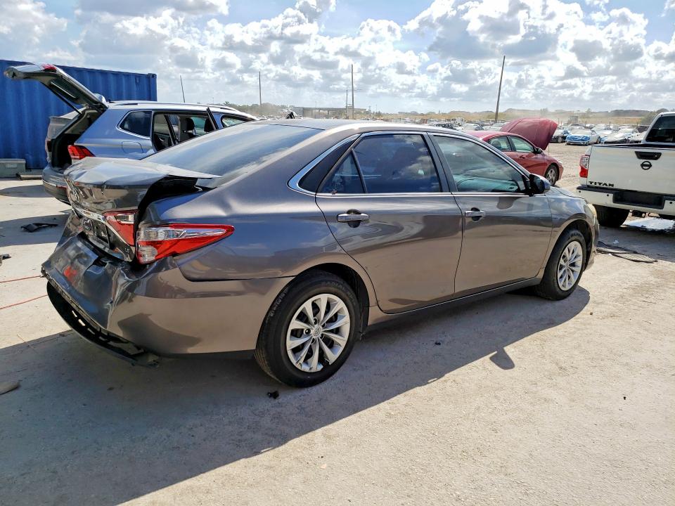 Photo 3 from auction – 2017 TOYOTA CAMRY with VIN 4T1BF1FKXHU698297