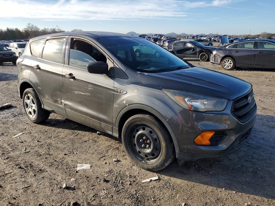 Photo 4 from auction – 2018 FORD ESCAPE with VIN 1FMCU0F70JUA51624