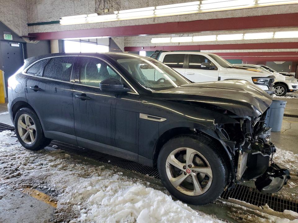 Photo 4 from auction – 2019 JAGUAR F-PACE with VIN SADCS2FX1KA604827