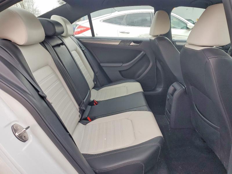 Photo 10 from auction – 2017 VOLKSWAGEN JETTA with VIN 3VWD17AJ0HM395589