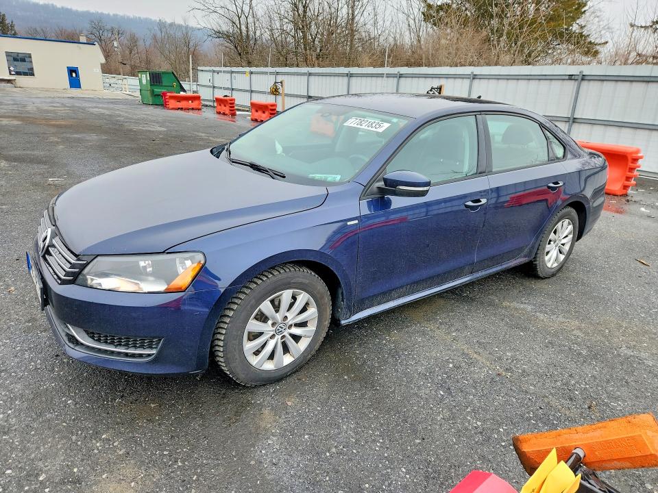 VOLKSWAGEN PASSAT 2015 with VIN 1VWAT7A32FC029436 - Photo from auction