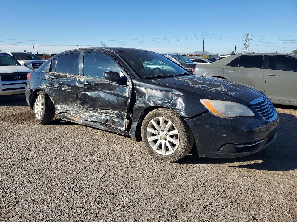 Photo 4 from auction – 2013 CHRYSLER 200 with VIN 1C3CCBBB4DN695210