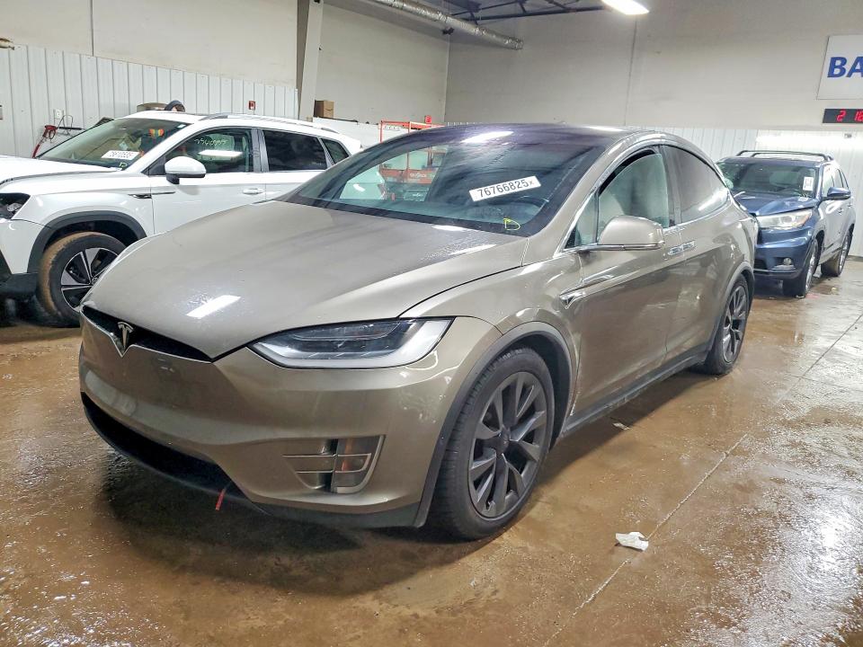 TESLA MODEL X 2016 with VIN 5YJXCAE21GF005368 - Photo from auction